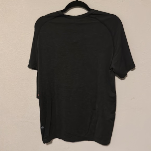 Lululemon Metal Vent Tech t-shirt - Picture 6 of 7